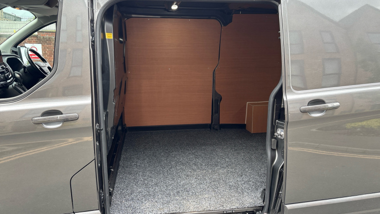Ford Transit Custom 300 L2 Diesel Fwd 2.0 EcoBlue 170ps Low Roof Limited Van Auto